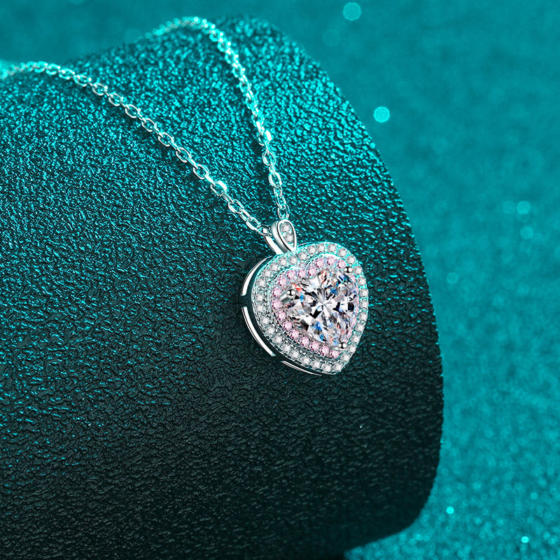 Noura Moissanite Pendant