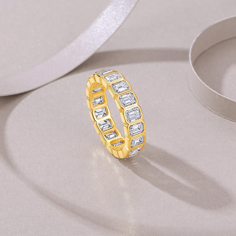 Nourah Moissanite Ring